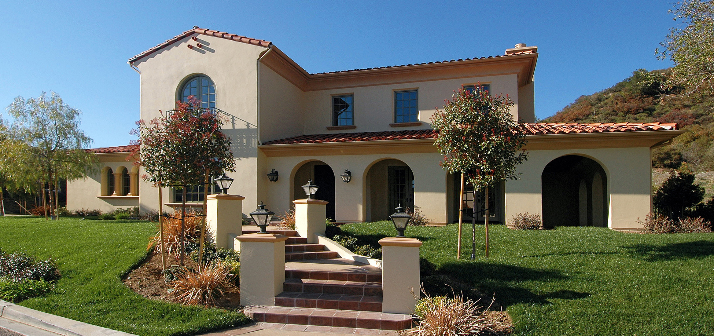 Property &#038; consultant at bottom